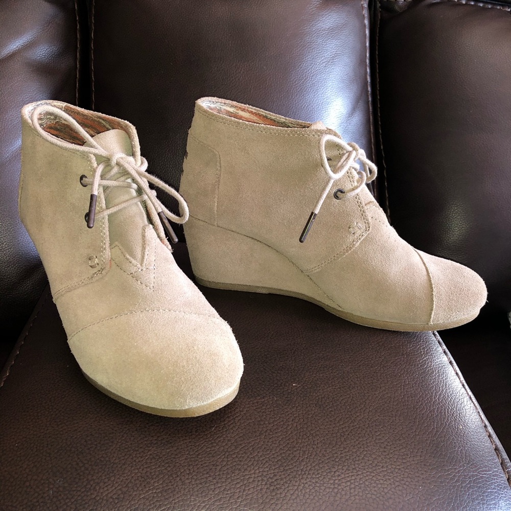 Desert Taupe Suede Tom Booties